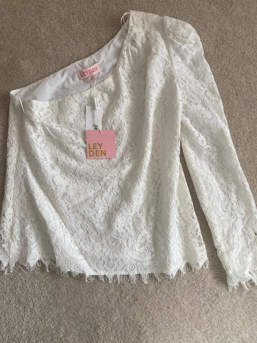 Leyden NWT one should lace ivory medium top